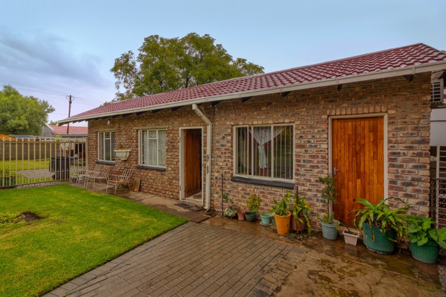 5 Bedroom Property for Sale in Jordania Free State
